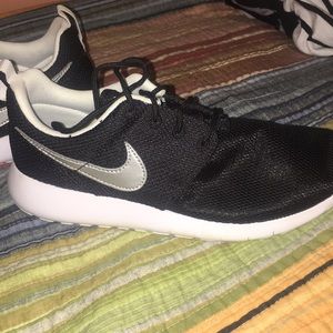 NWOT Nike roshe